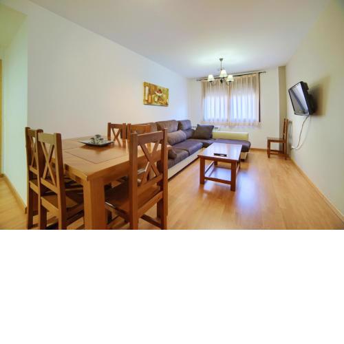 One bedroom appartement with furnished terrace and wifi at Gudar