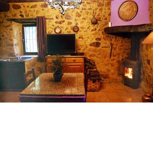 One bedroom appartement with furnished terrace and wifi at Segura de Toro