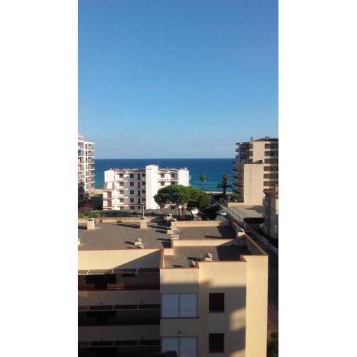 One bedroom appartement with sea view enclosed garden and wifi at Calonge