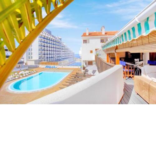 One bedroom appartement with sea view shared pool and enclosed garden at Costa Adeje 2 km away from the beach