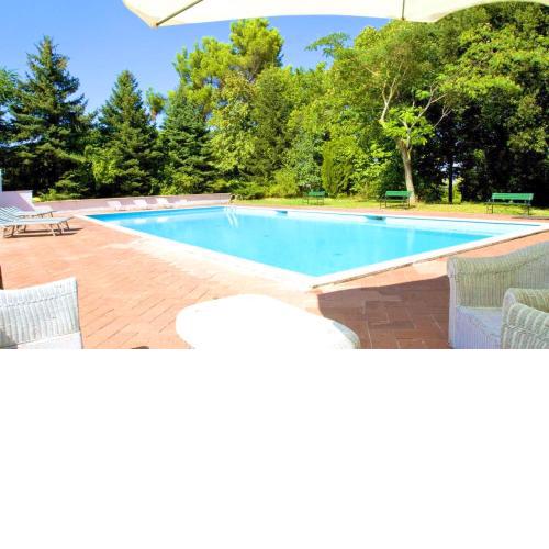 One bedroom appartement with shared pool enclosed garden and wifi at Fabriano