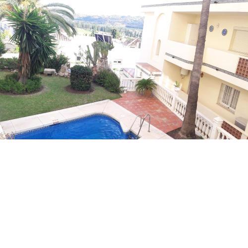 One bedroom appartement with shared pool furnished terrace and wifi at Las Lagunas de Mijas 7 km away from the beach