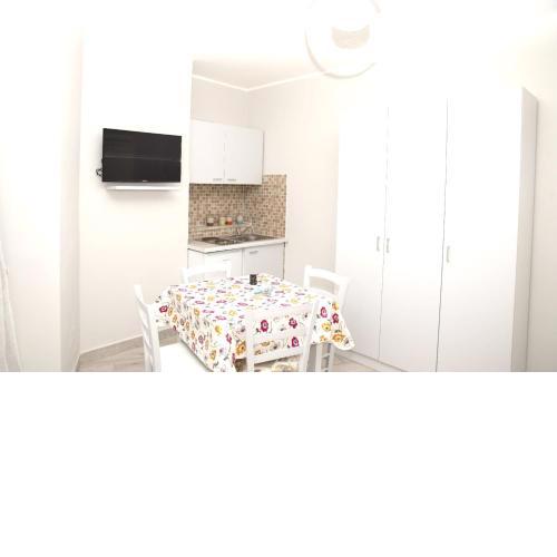 One bedroom appartement with wifi at Napoli