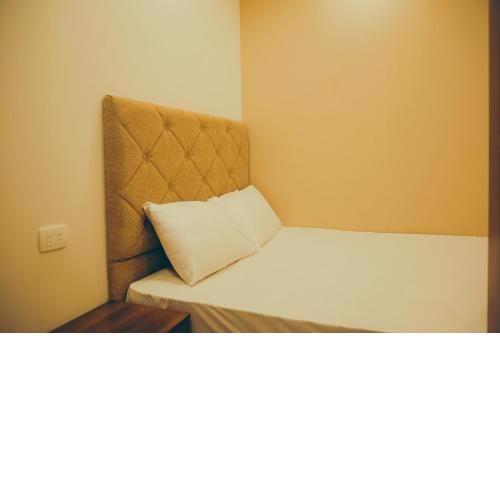 One bedroom Apt at The View - B104