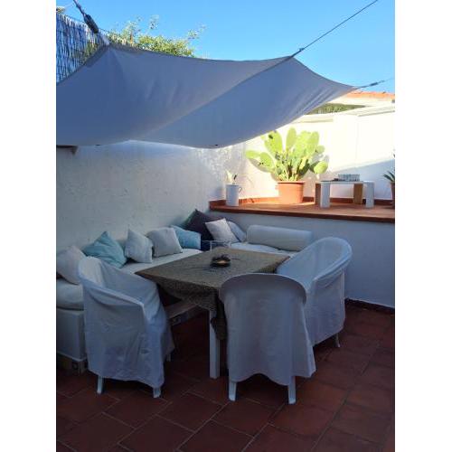 One bedroom house at Rosa Marina 20 m away from the beach with enclosed garden and wifi