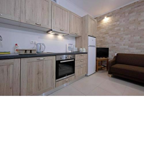One-Bedroom House, One minute from Platanias beach