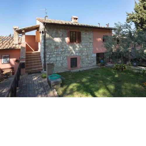 One bedroom house with city view enclosed garden and wifi at San Vitale