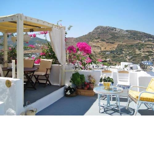 One bedroom house with city view furnished terrace and wifi at Skyros 4 km away from the beach