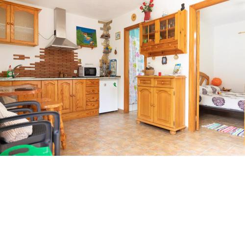 One bedroom house with sea view enclosed garden and wifi at Vallehermoso 2 km away from the beach