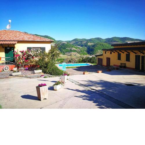 One bedroom villa with private pool and wifi at Vesime