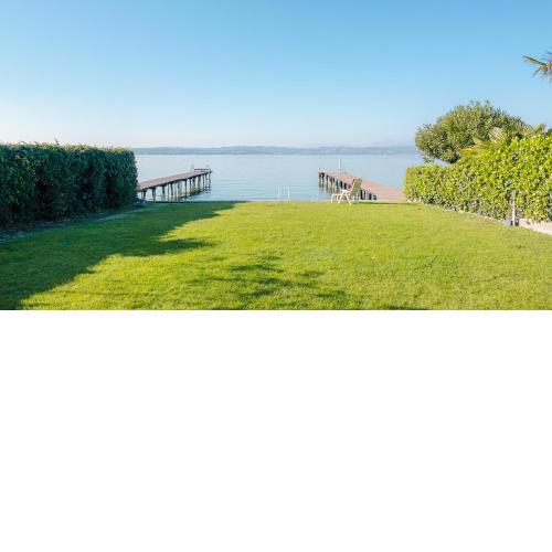 One step from the lake - Italian Homing