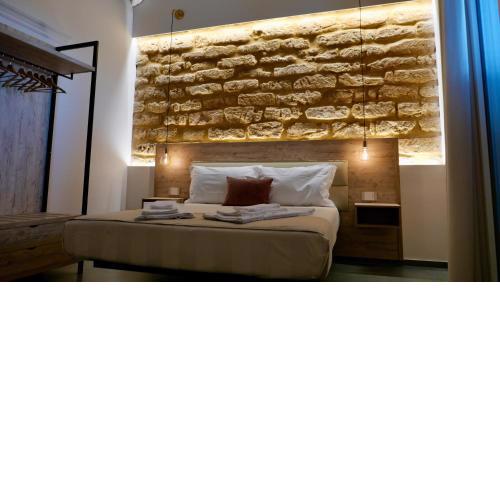 Oneira Rooms