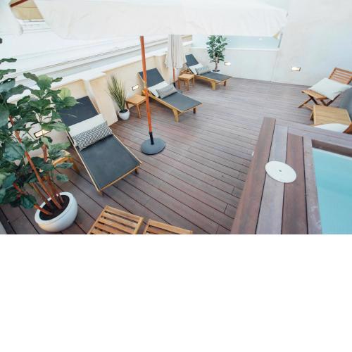 One&Lux Byron Suites