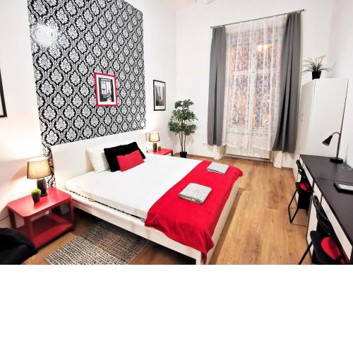 ORANGEHOMES Central Market Hall apartment