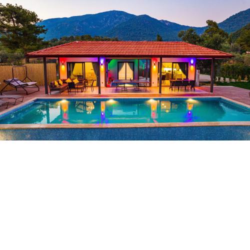 Oreo - 3 Bedroom Holiday Villa with jaccuzi in Fethiye Yeşilüzümlü
