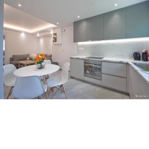 Oresti's Villa Near Airport & Beach