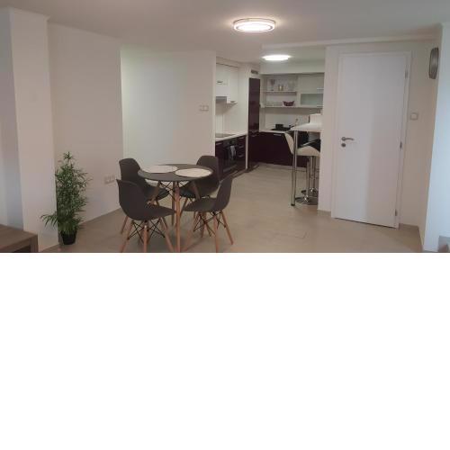 Orhidea Szuterén Apartman