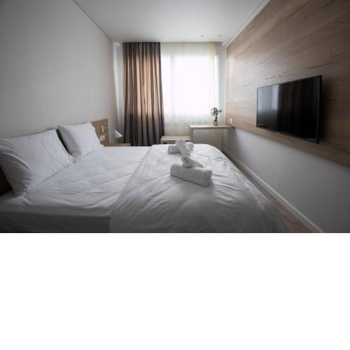 Ornament Suites, Nilie Hospitality MGMT