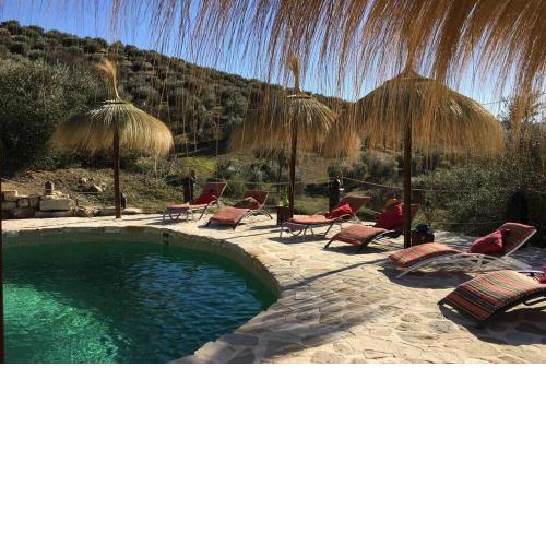 Orozca Farmhouse Lagoon Pool with Retro Hot Tub and Wi-Fi