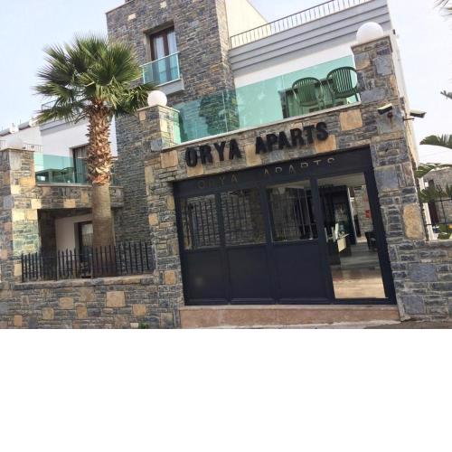 Orya Aparts