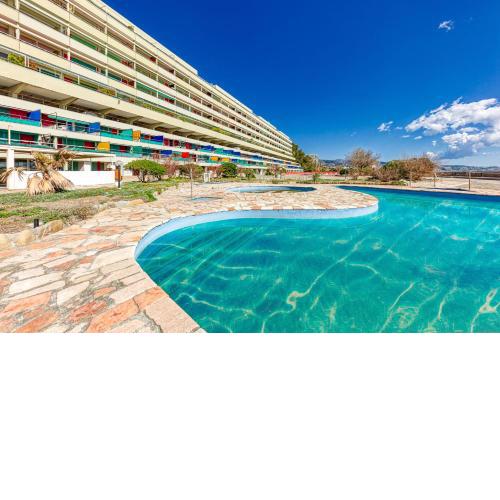 Ospedaletti : Alloggio a capo nero vista mare