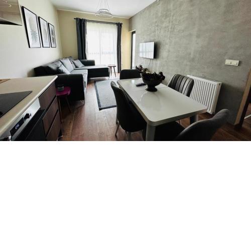 OUTLET karsisi harika bir residence
