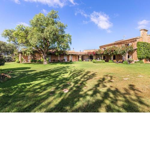 Outstanding Finca RÚSTICA FELOSTAL with Sauna&Pool