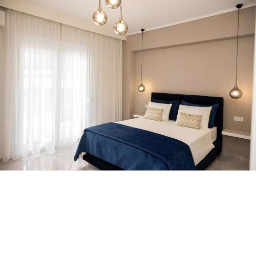 Outstanding Private Apartment Near City Center with Balcony