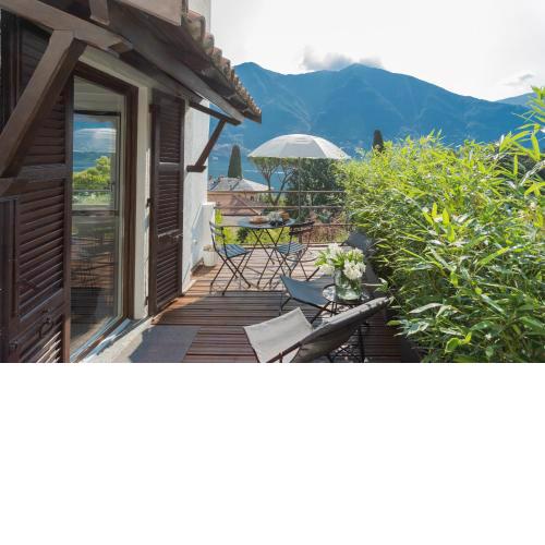 P Terrace - Lake View by Rent All Como
