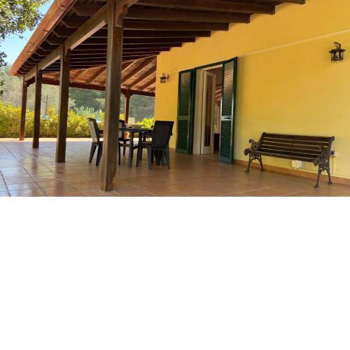 Padula Bianca House by Salento com