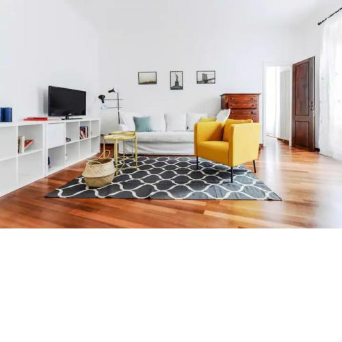 Pagano & Cenacolo Bright Apartment