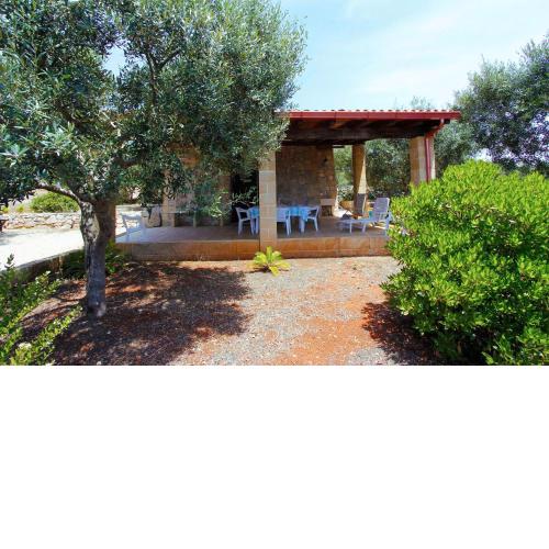 Pajara Salentina con ampia veranda e giardino