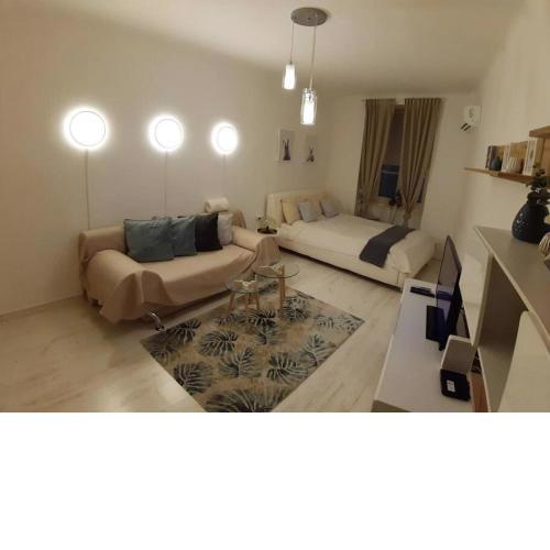 Palace district, Leisurely nest in dwntwn