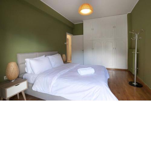 Palaio Faliro, A Bright and Spacious apartment