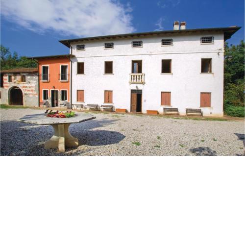 Palazzetto 2