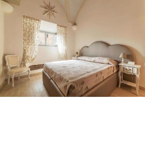 Palazzo Altieri Elegant Apartment