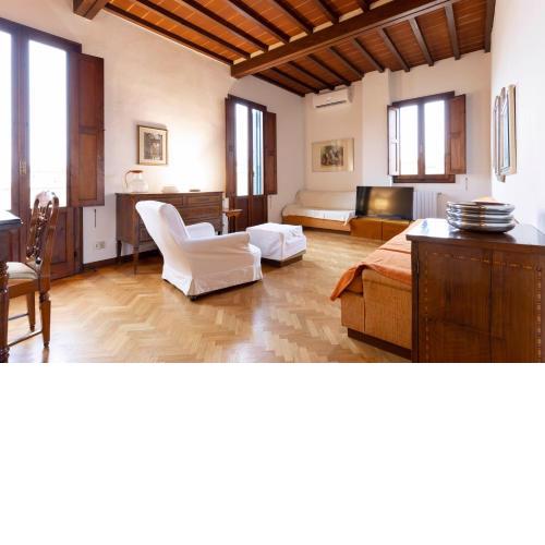 Palazzo Cecchi Luxury Apartment