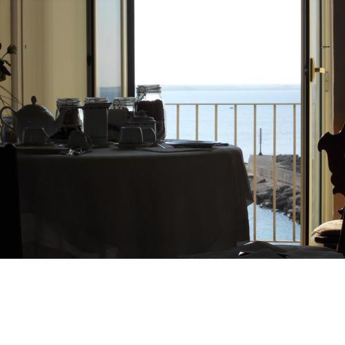 Palazzo De Tomasi B&B