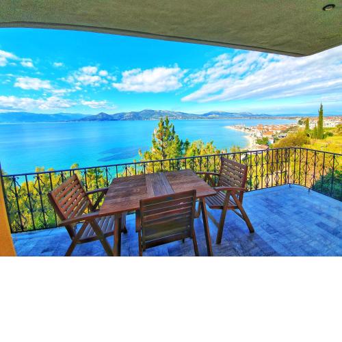 Paleros View Inn