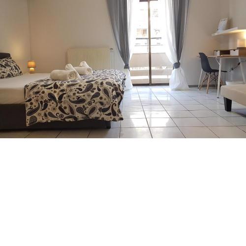 Palette Apartment Carmine - Athens Center, 6 BD, 3 BATH