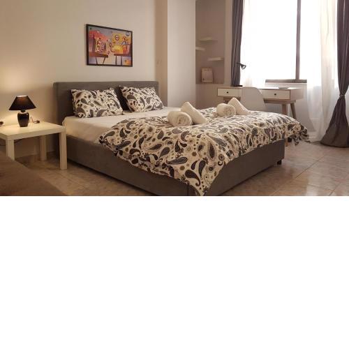 Palette Apartment Chocolate - Athens Center, 6 BD, 3 BATH