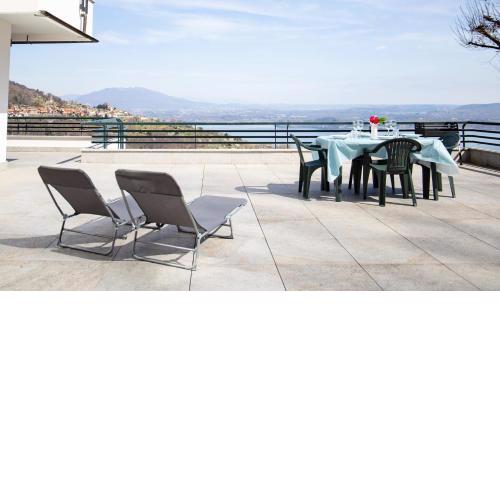 PANORAMA 2 - apt. with terrace and amazing lake view