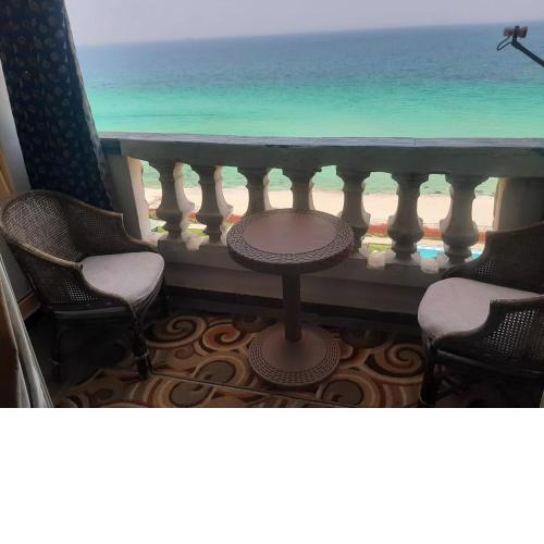Panorama Apartment Overlooking Alexandria Sea with free wifi شقة تطل على البحر مباشرة في أبوتلات الساحل الشمالي
