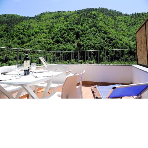 Panoramic Apartment with Balcony and Terrace