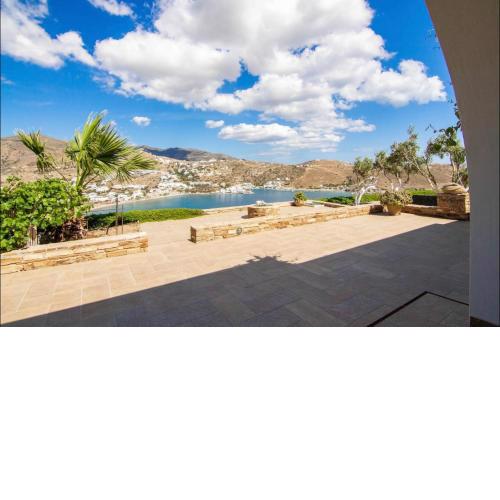 Panoramic port sea view apartment