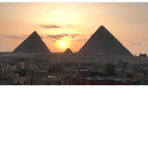 Panoramic pyramids Hills inn