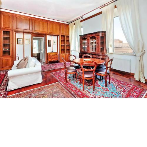 Pantheon Family Romantic Suite