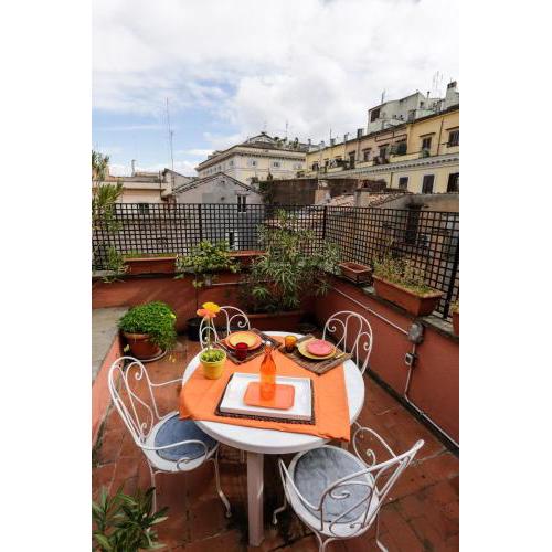 Pantheon Terrace Apartment