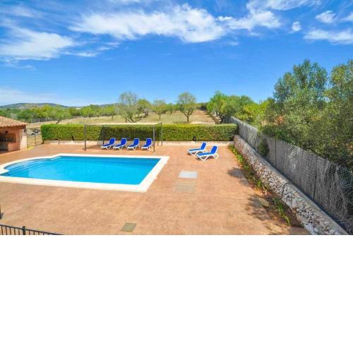 Para 6 personas con BBQ piscina terraza y wifi