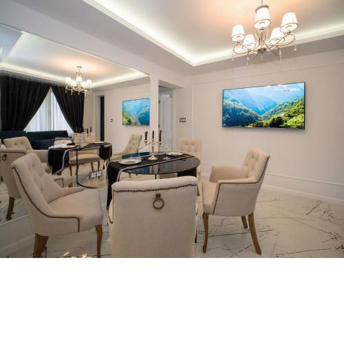 Paradise Center Apartment 2